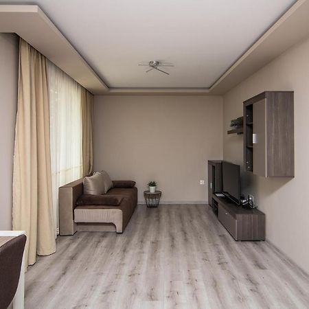 Apartamento Cozy Flats Nearby Center Free Park Area Varna Exterior foto