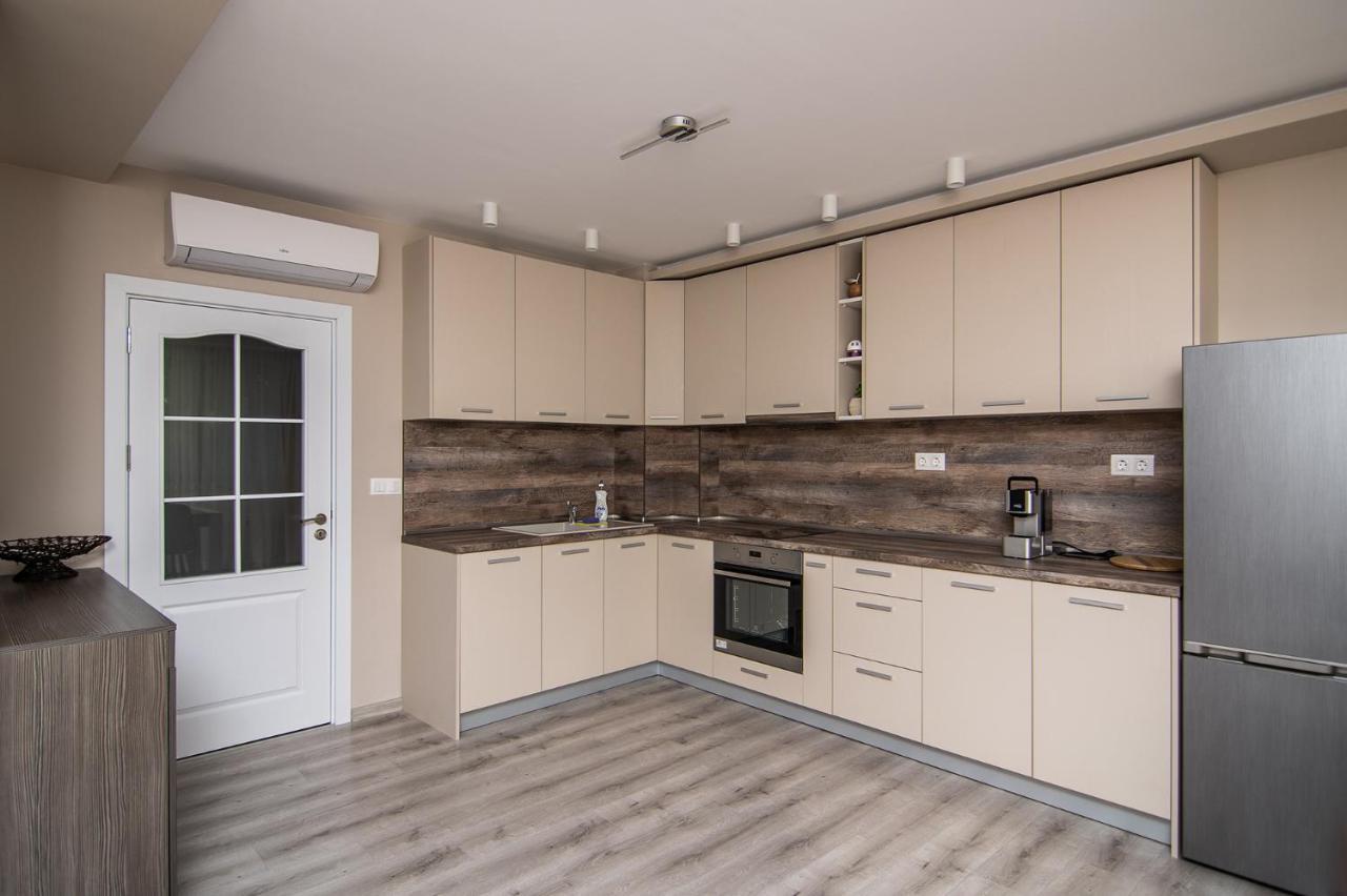 Apartamento Cozy Flats Nearby Center Free Park Area Varna Exterior foto