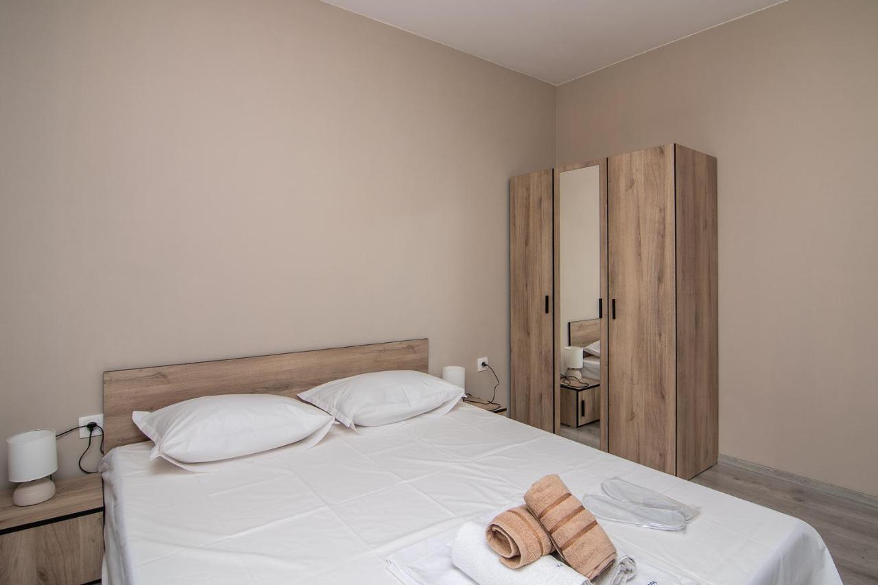 Apartamento Cozy Flats Nearby Center Free Park Area Varna Exterior foto