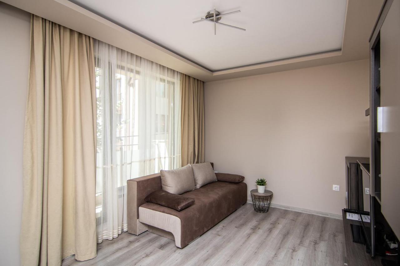 Apartamento Cozy Flats Nearby Center Free Park Area Varna Exterior foto