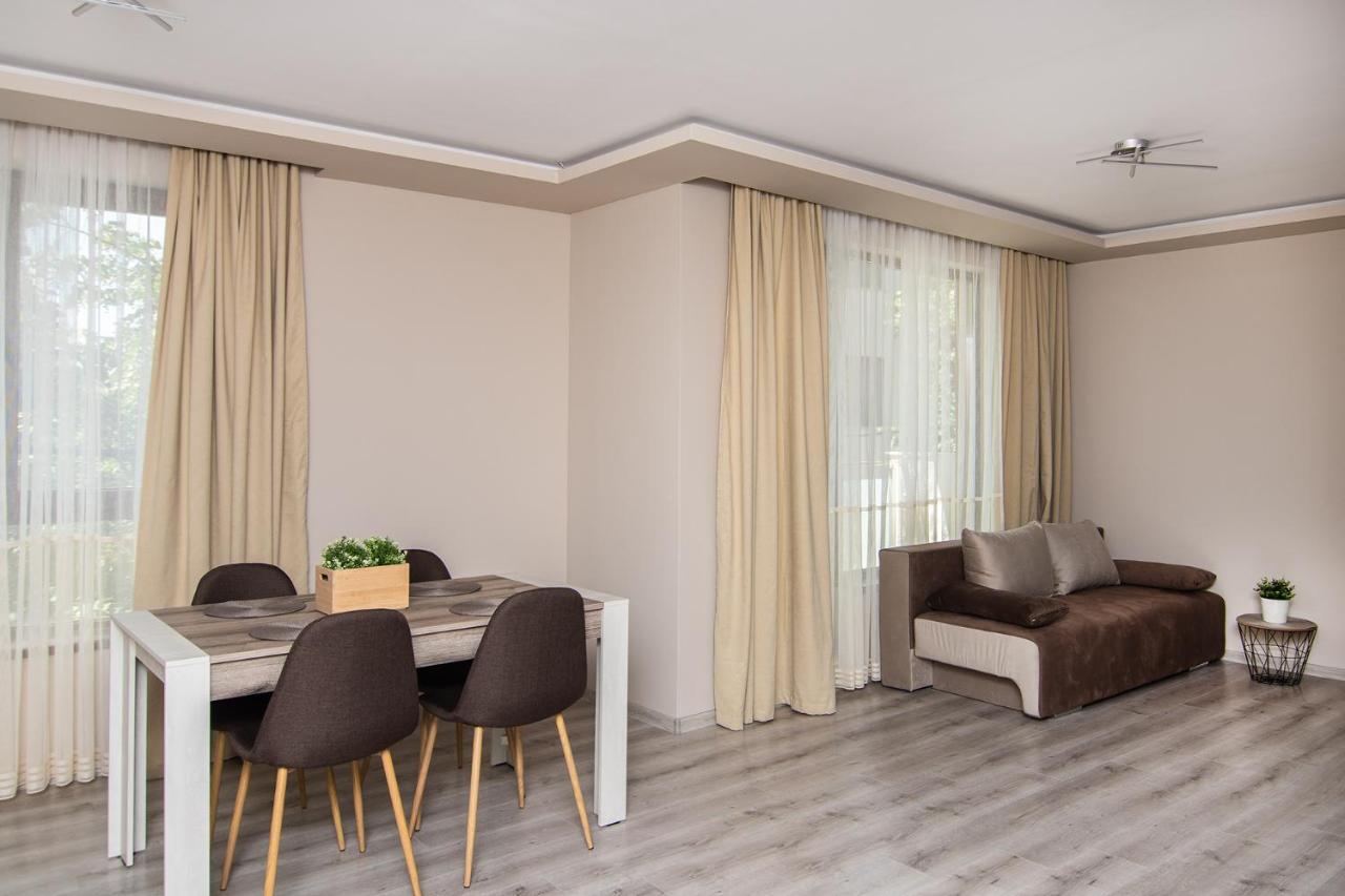 Apartamento Cozy Flats Nearby Center Free Park Area Varna Exterior foto